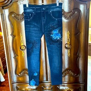 Stretchy jean print leggings in size L